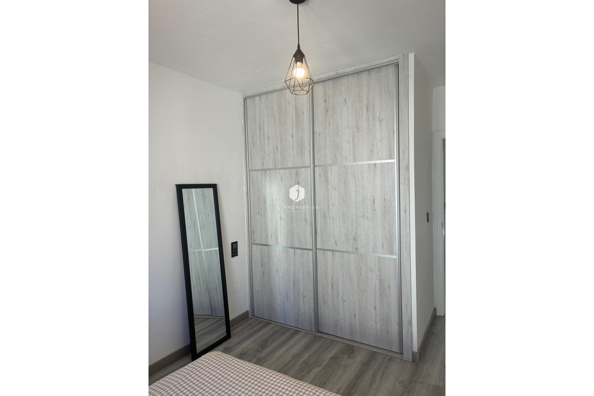 Resale - Apartment / flat -
Torrevieja - Centro