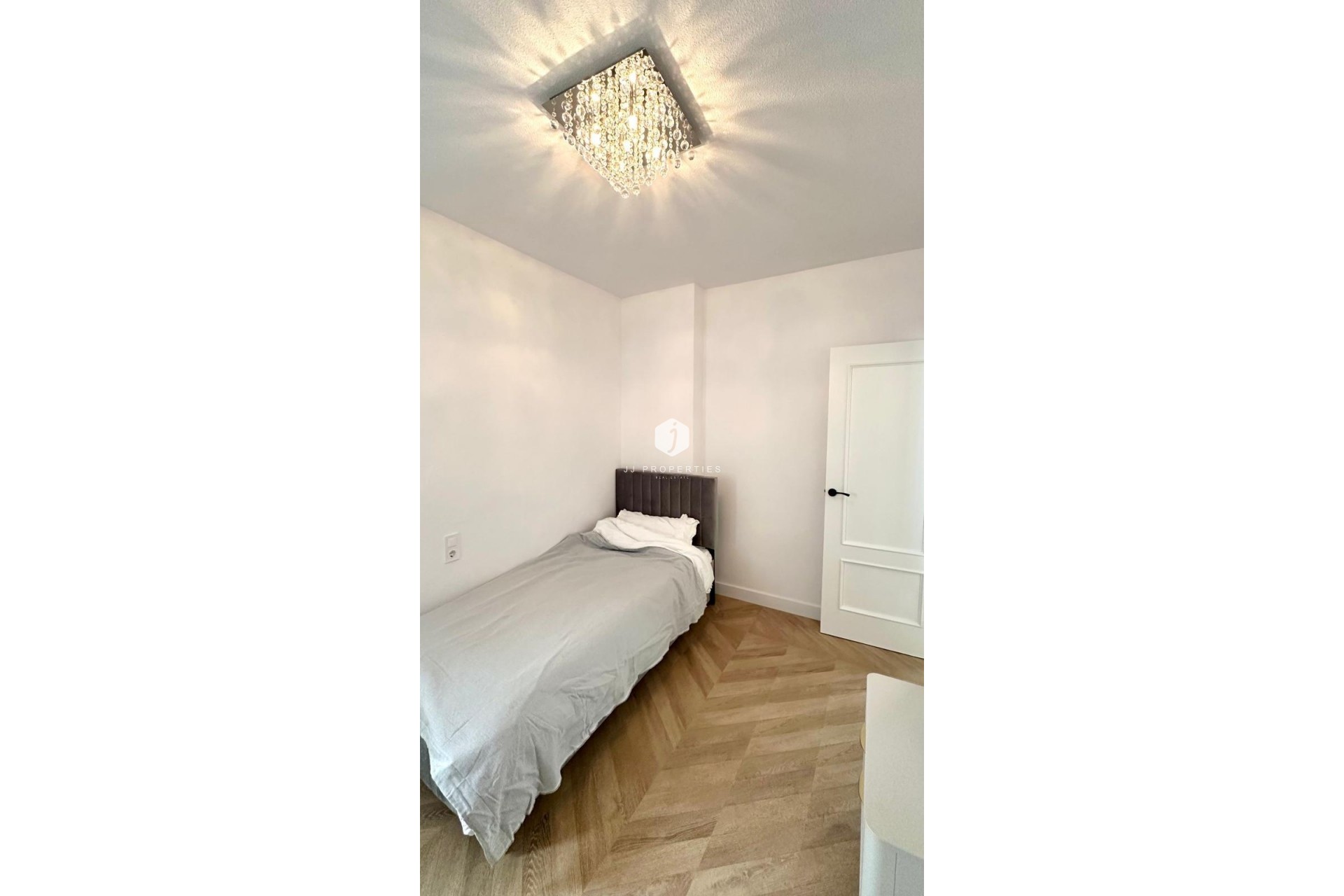 Resale - Apartment / flat -
Torrevieja - Centro