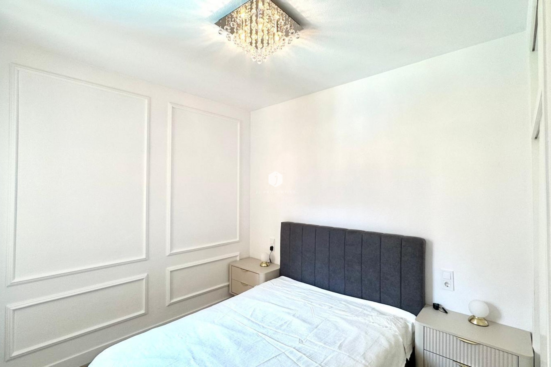 Resale - Apartment / flat -
Torrevieja - Centro