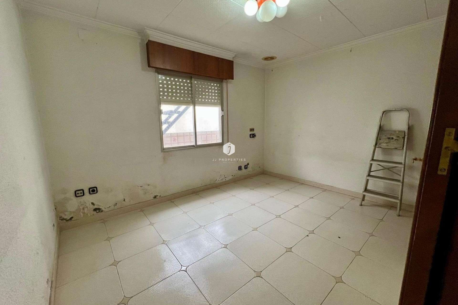 Resale - Apartment / flat -
Torrevieja - Centro