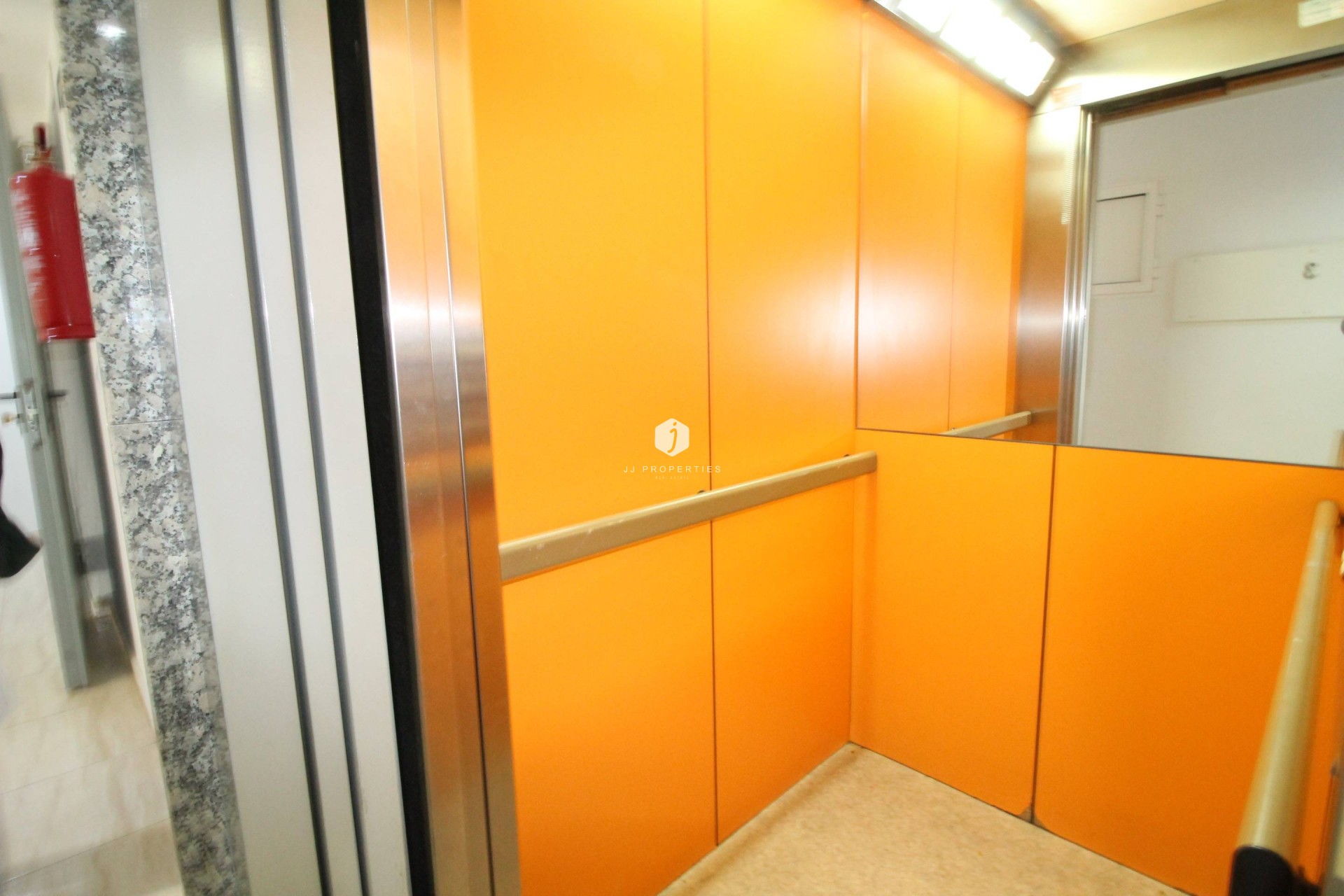 Resale - Apartment / flat -
Torrevieja - Centro