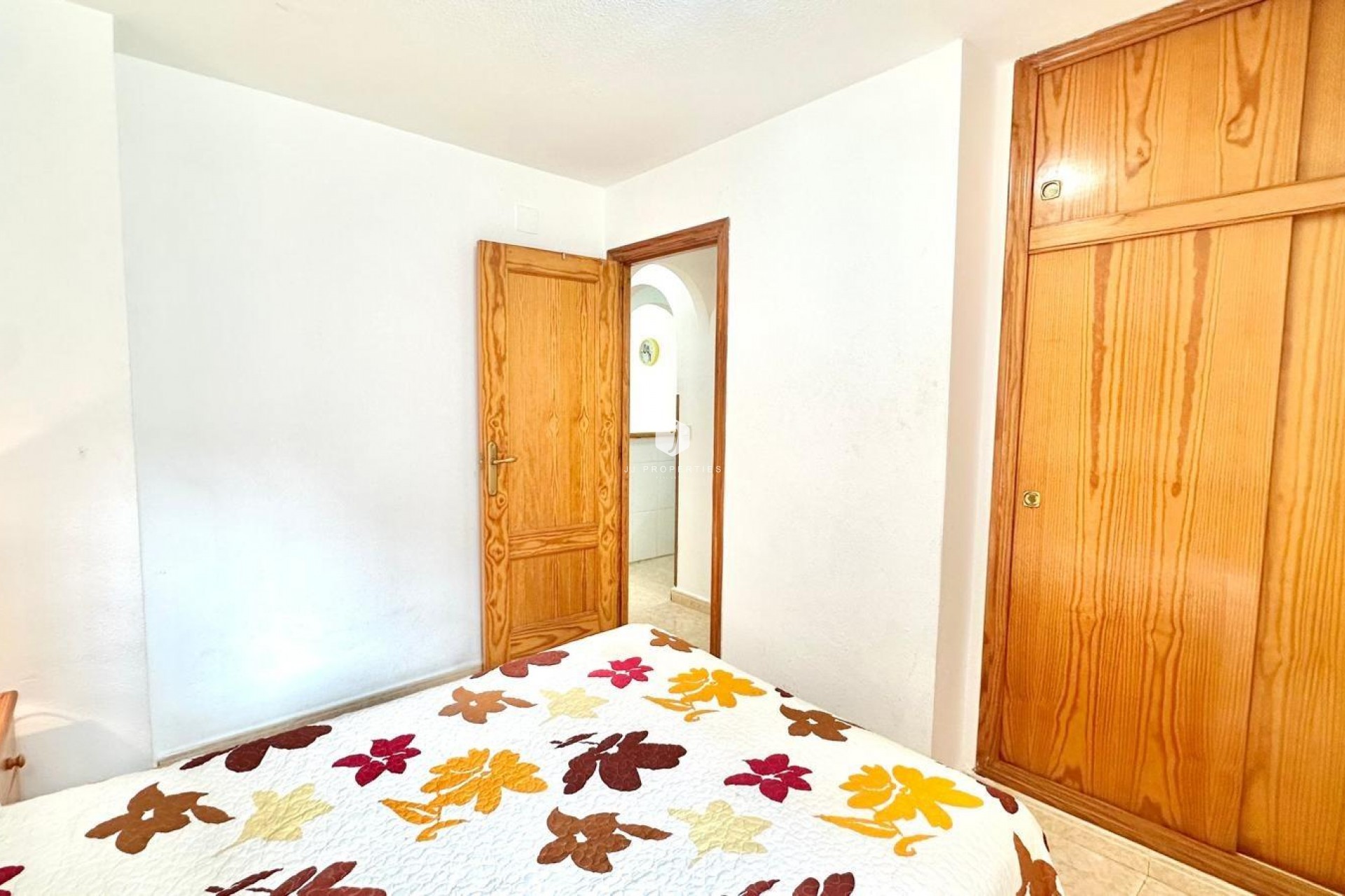 Resale - Apartment / flat -
Torrevieja - Centro