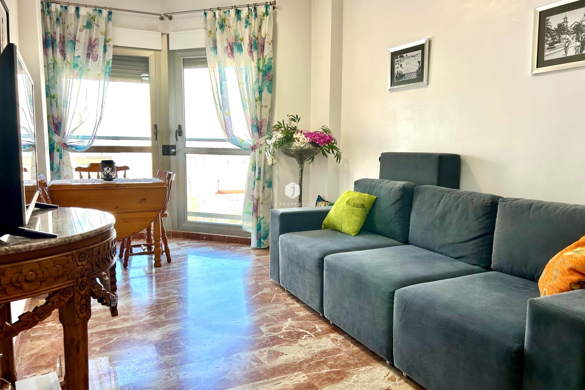 Resale - Apartment / flat -
Torrevieja - Centro