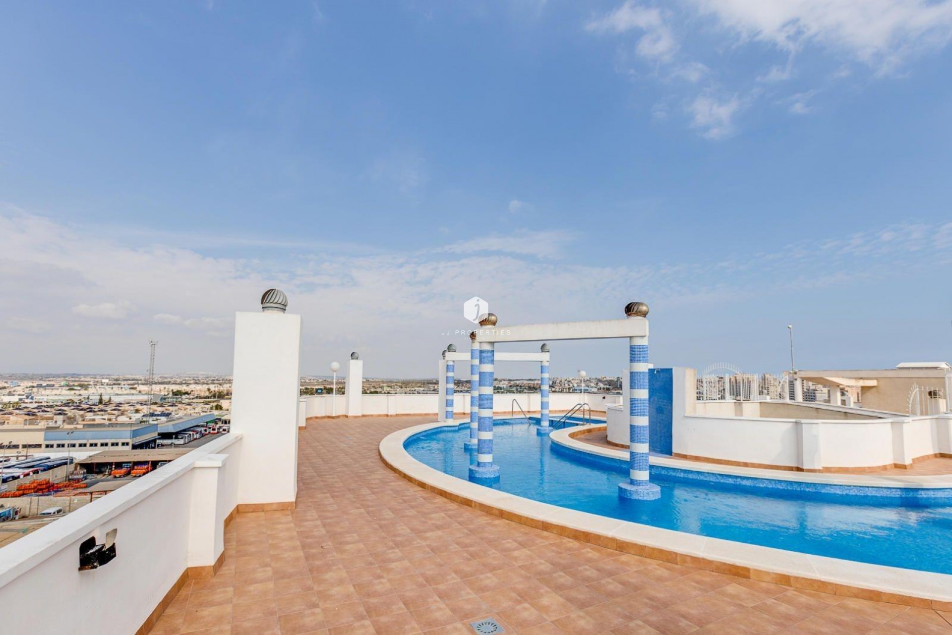 Resale - Apartment / flat -
Torrevieja - Centro