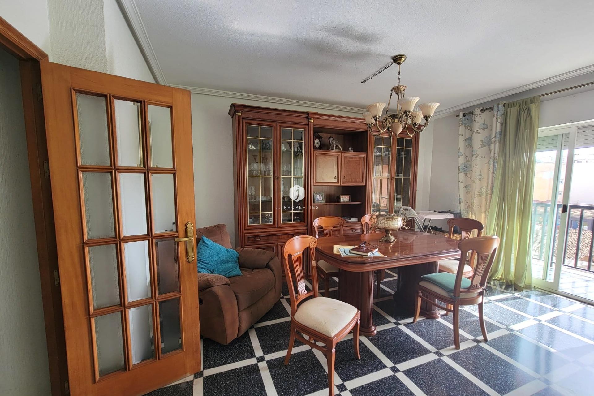 Resale - Apartment / flat -
Torrevieja - Centro