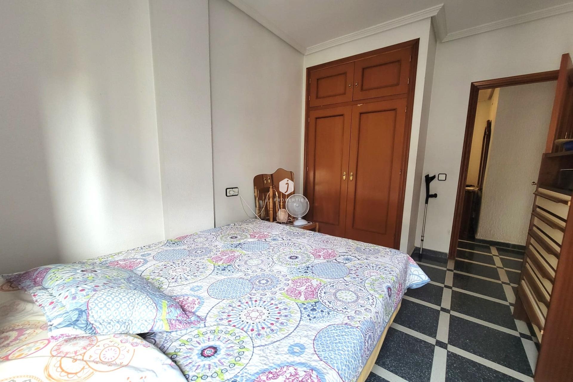 Resale - Apartment / flat -
Torrevieja - Centro