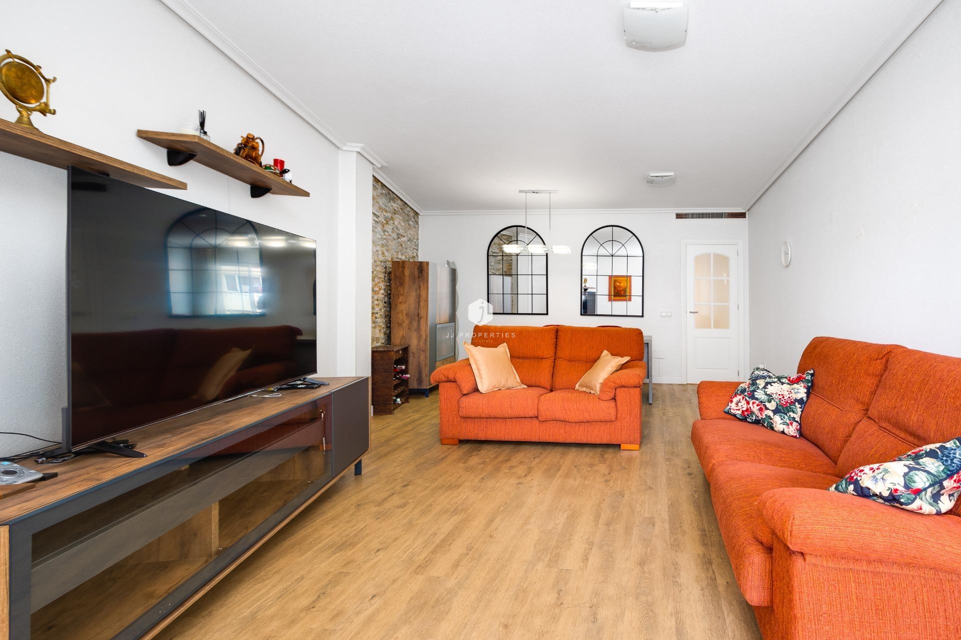 Resale - Apartment / flat -
Torrevieja - Centro