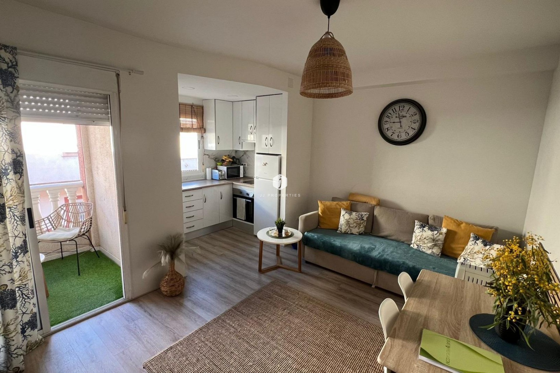 Resale - Apartment / flat -
Torrevieja - Centro