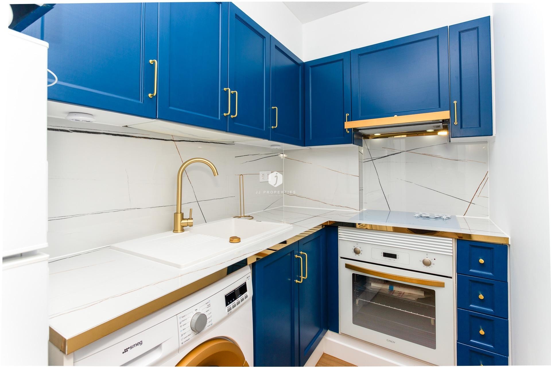 Resale - Apartment / flat -
Torrevieja - Centro