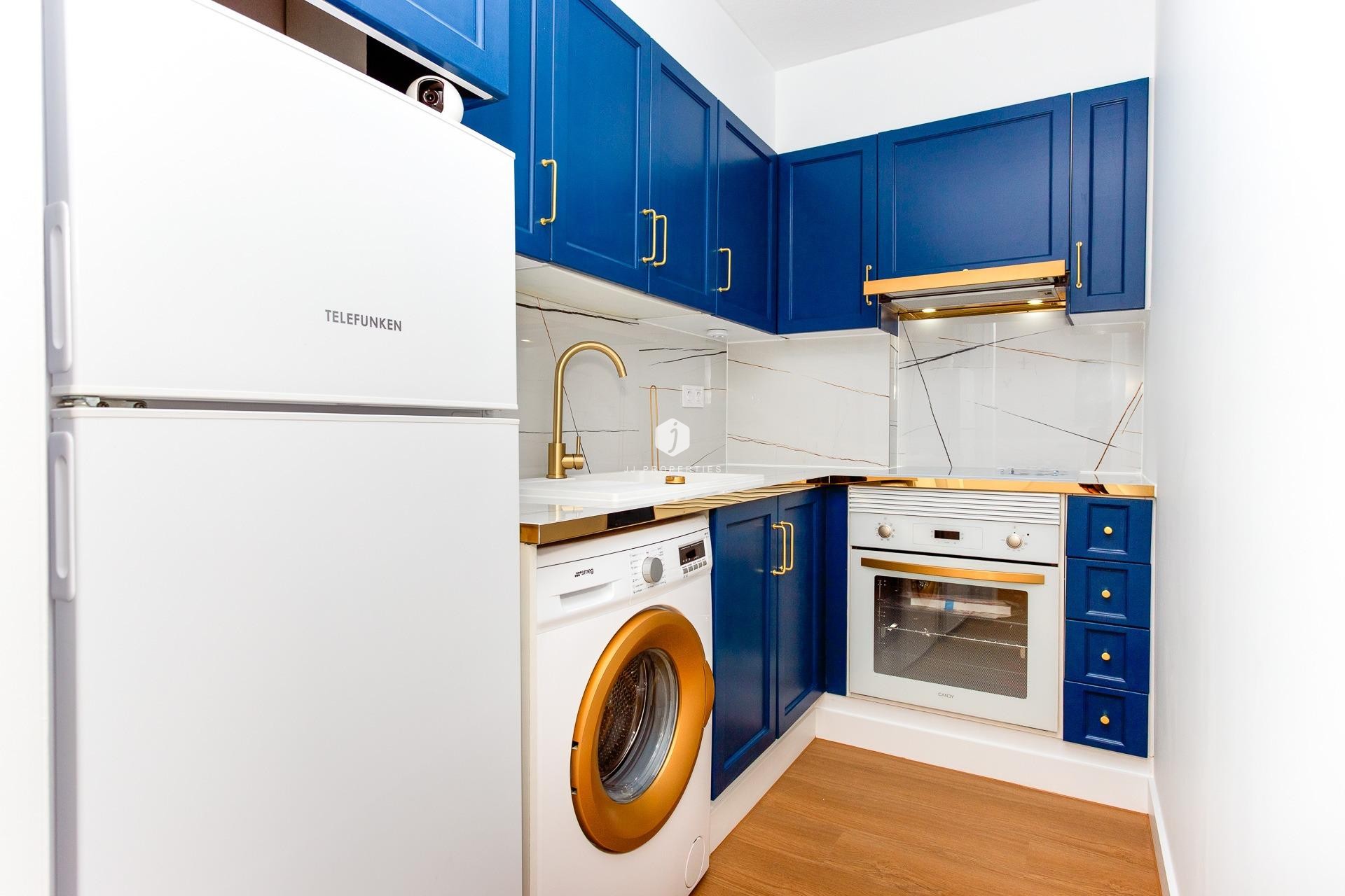 Resale - Apartment / flat -
Torrevieja - Centro