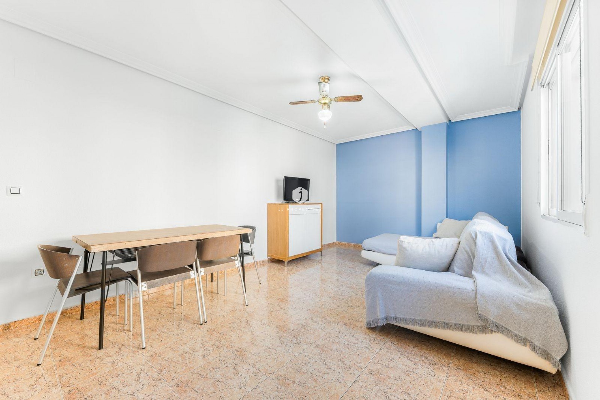 Resale - Apartment / flat -
Torrevieja - Centro