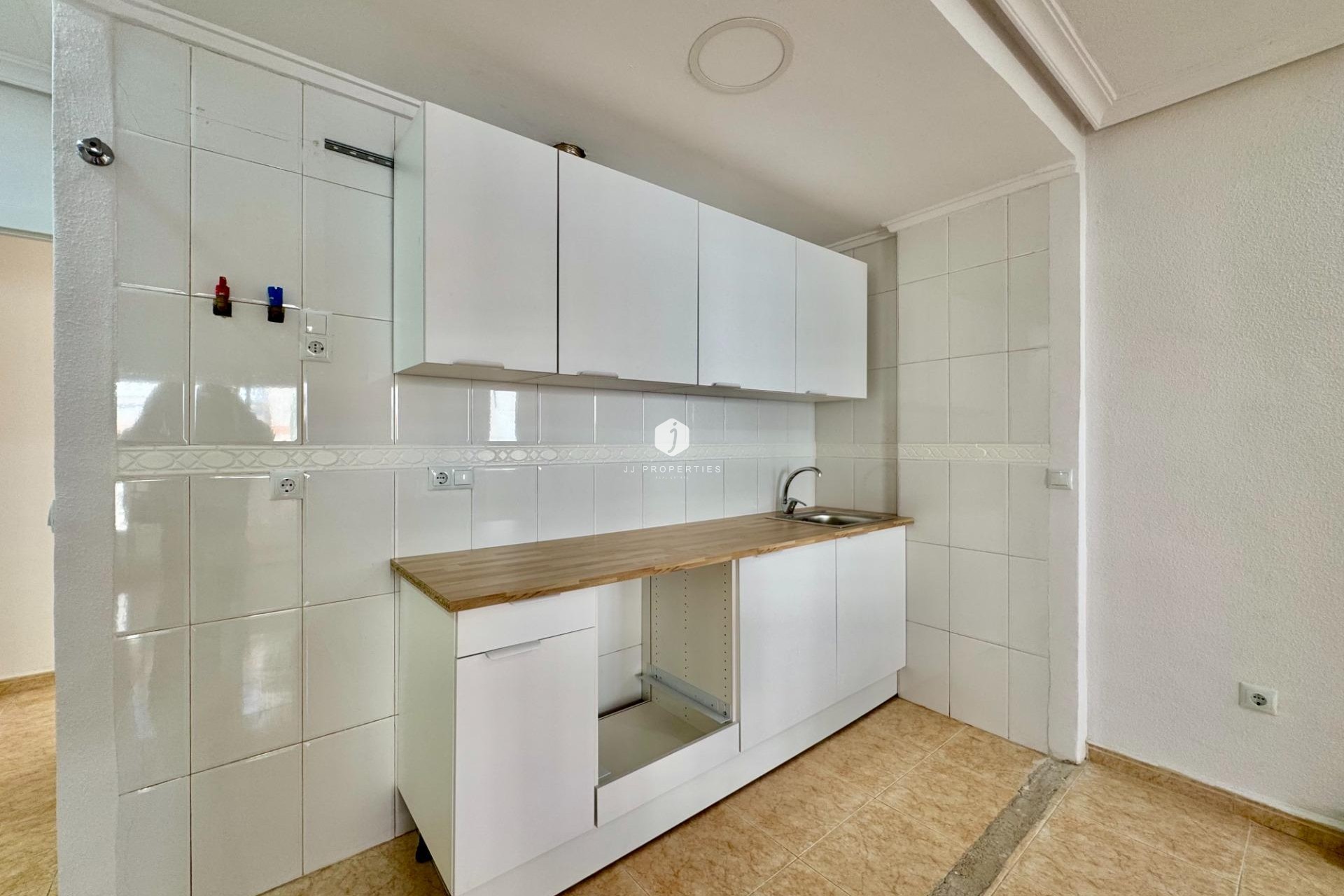 Resale - Apartment / flat -
Torrevieja - Centro