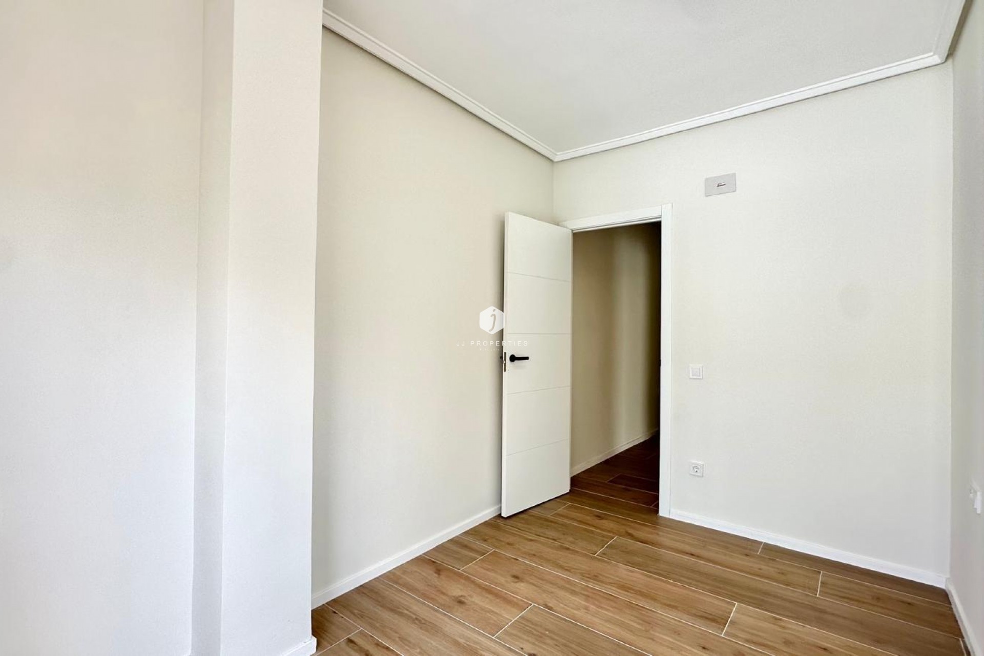 Resale - Apartment / flat -
Torrevieja - Centro