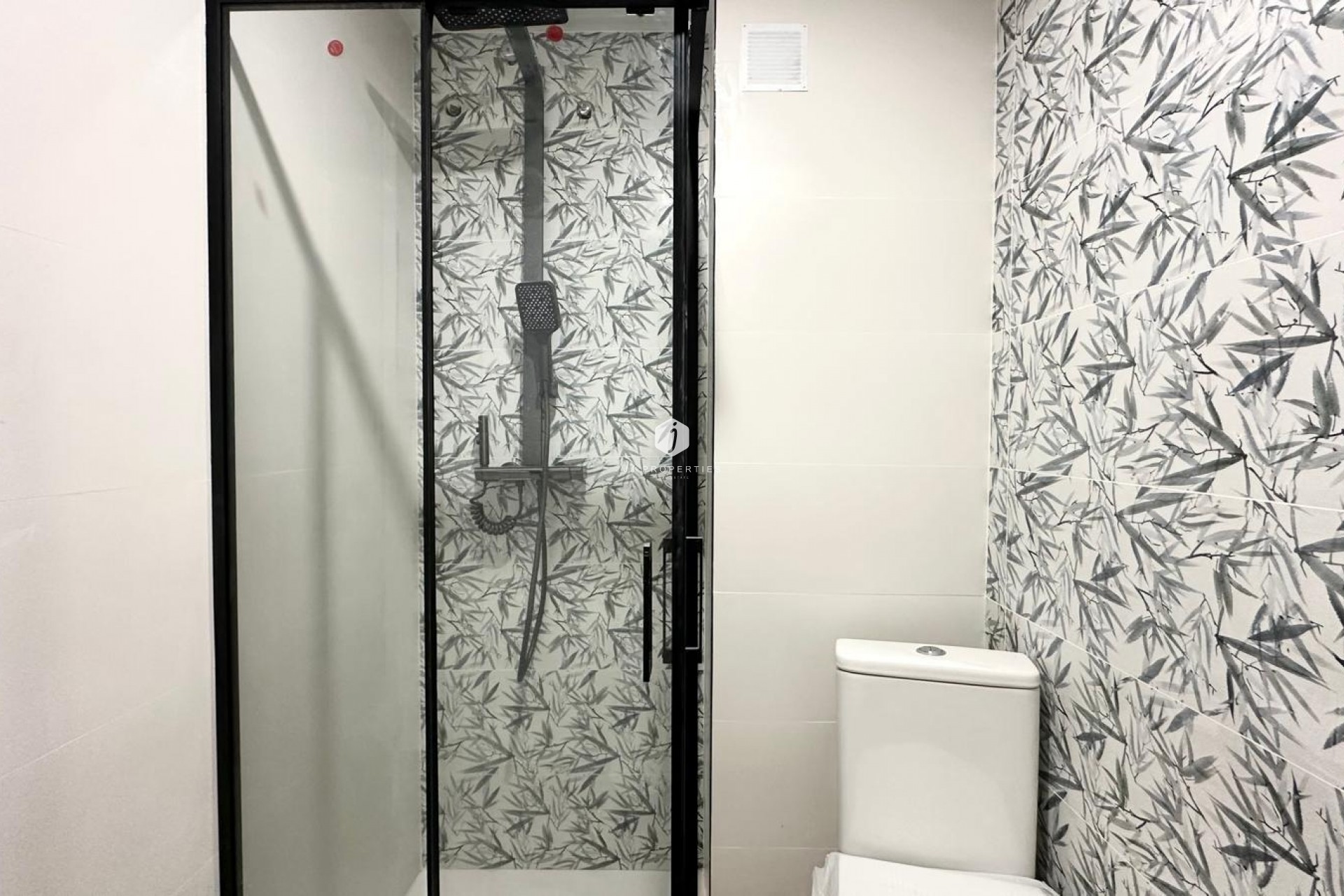 Resale - Apartment / flat -
Torrevieja - Centro