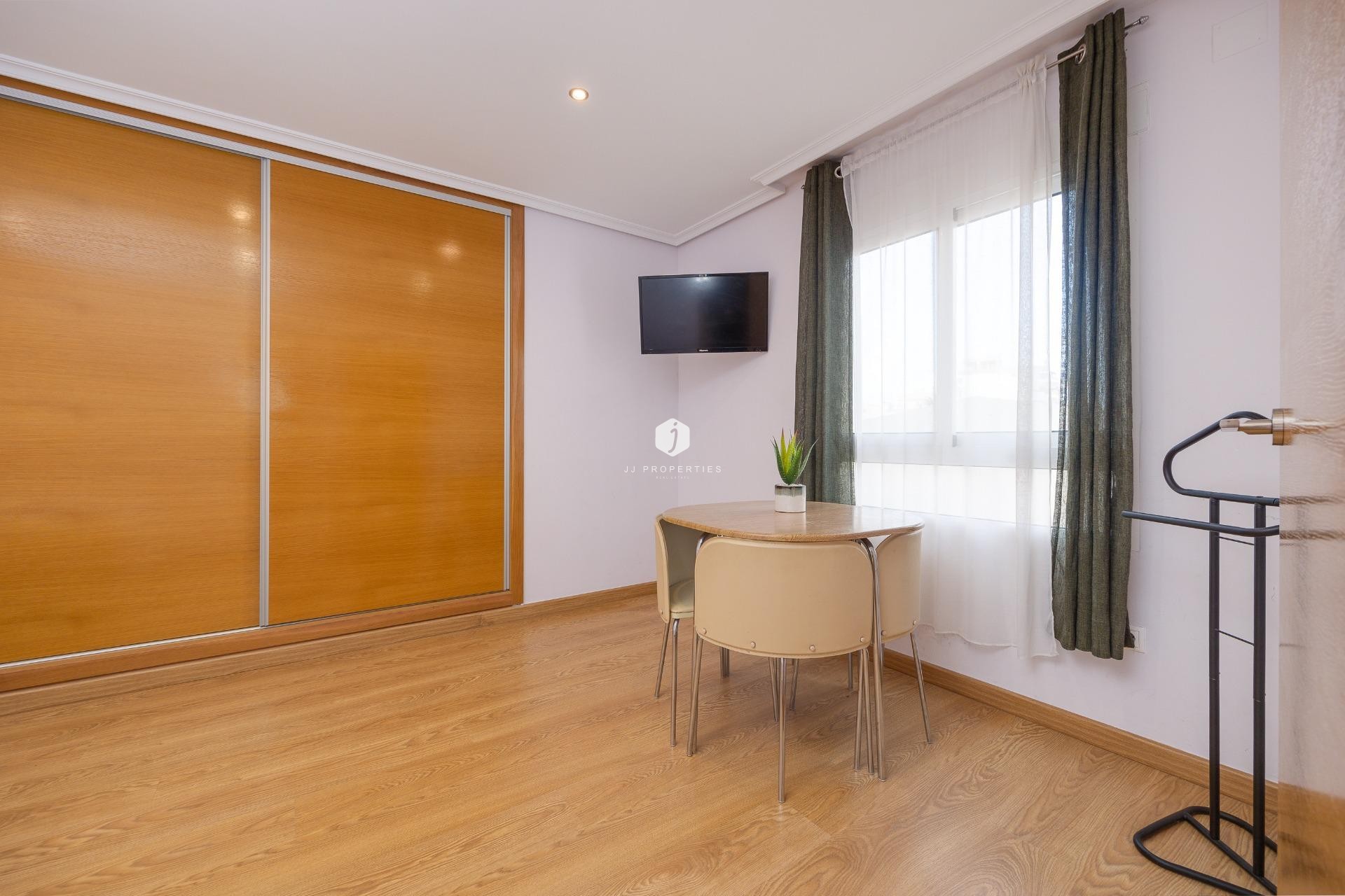 Resale - Apartment / flat -
Torrevieja - Centro