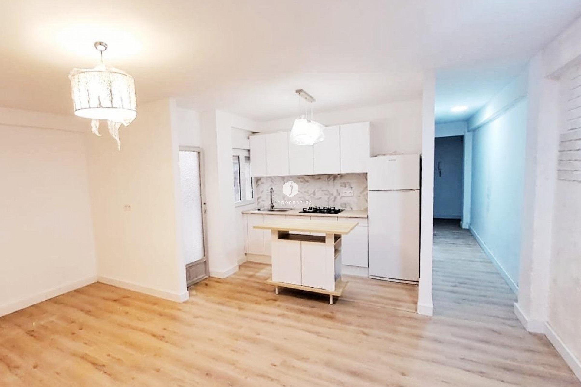 Resale - Apartment / flat -
Torrevieja - Centro