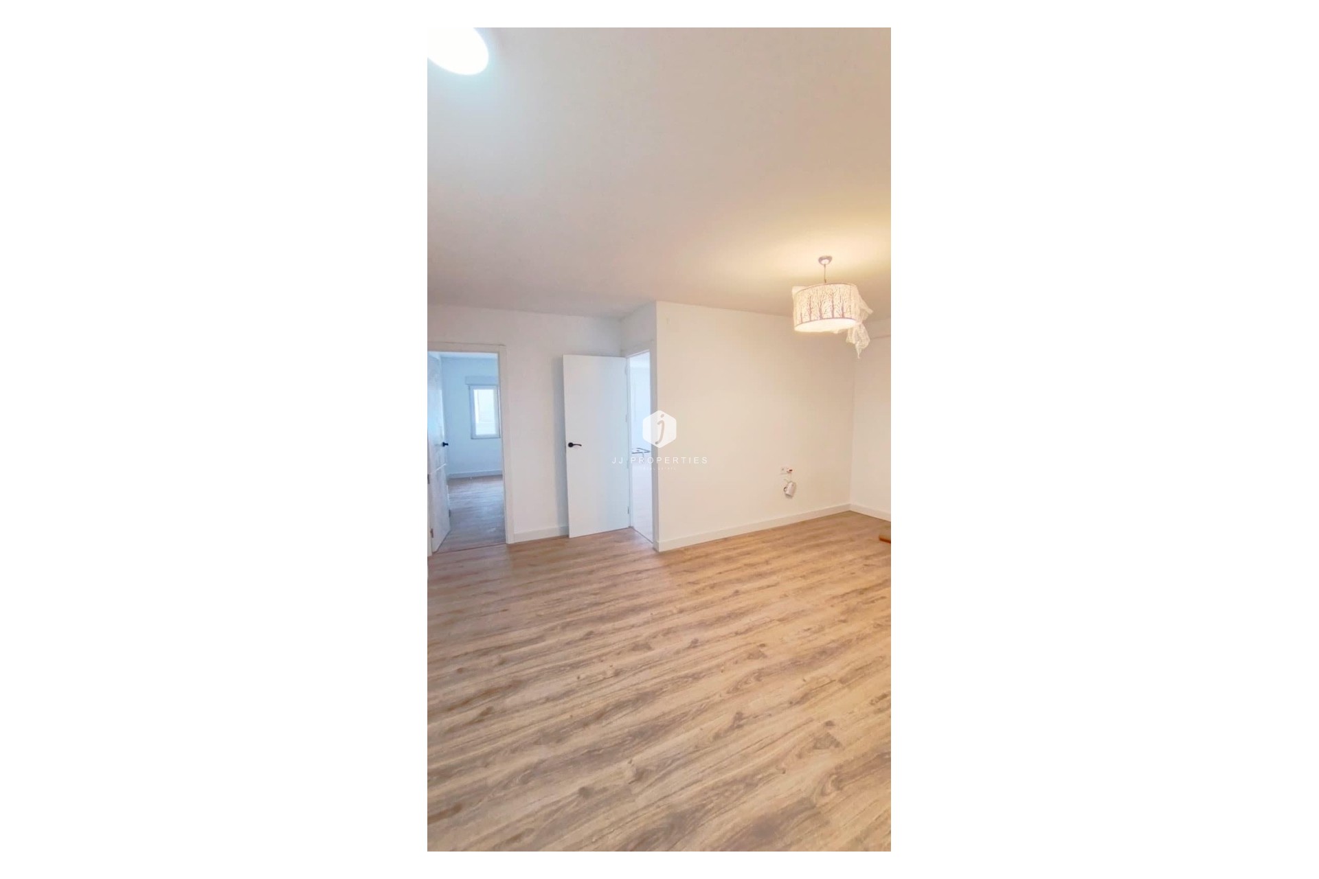 Resale - Apartment / flat -
Torrevieja - Centro