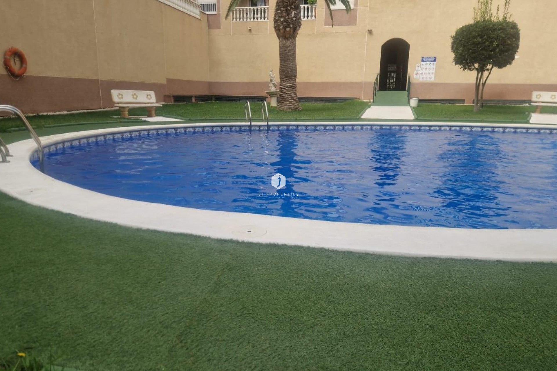 Resale - Apartment / flat -
Torrevieja - Centro
