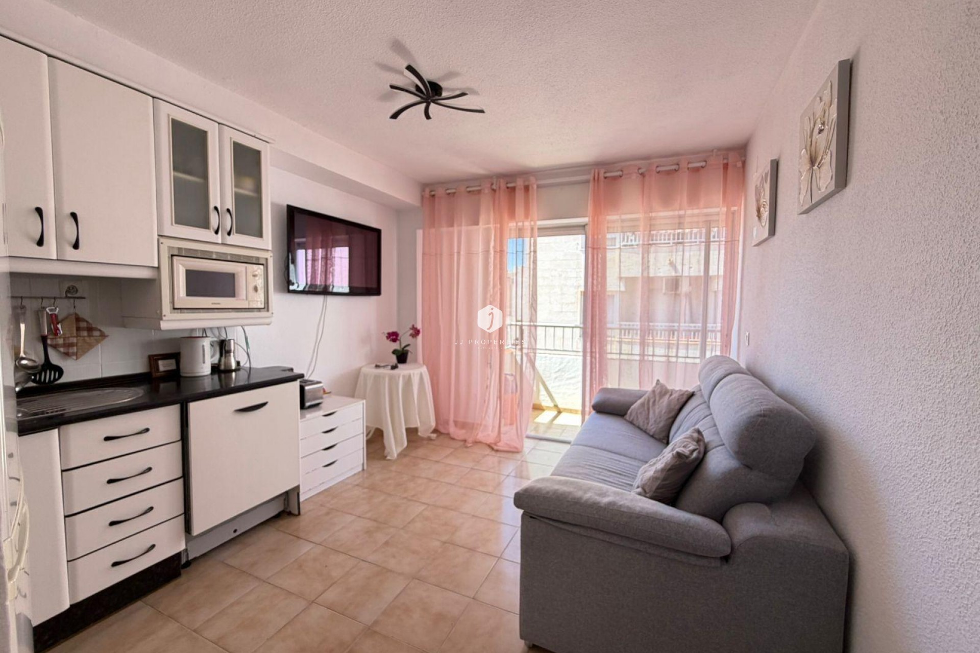 Resale - Apartment / flat -
Torrevieja - Centro