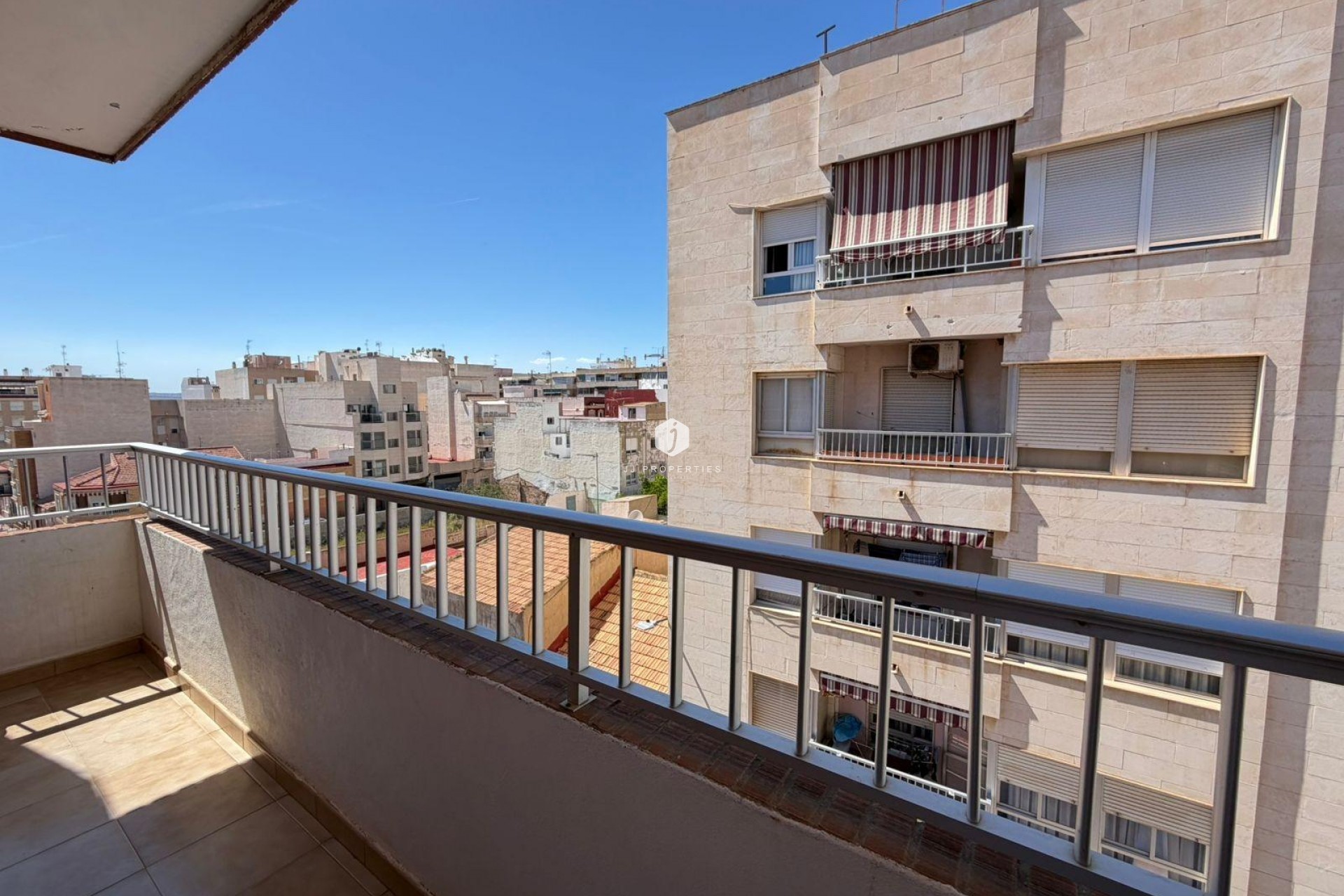Resale - Apartment / flat -
Torrevieja - Centro
