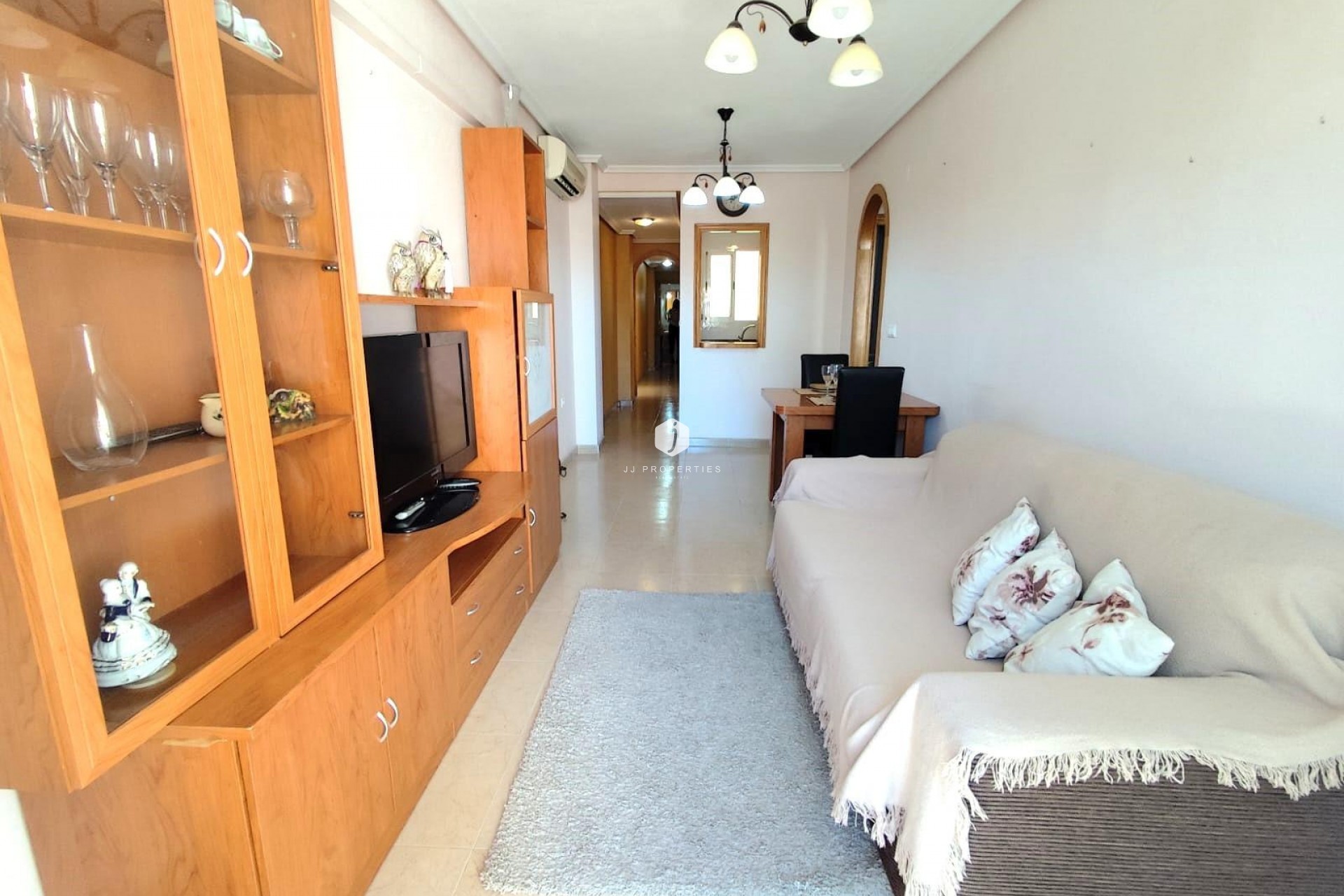 Resale - Apartment / flat -
Torrevieja - Centro