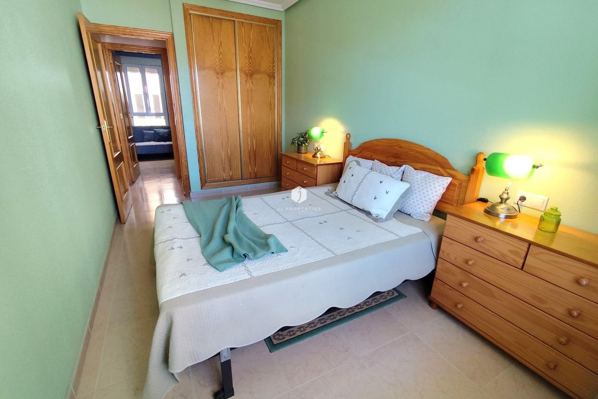 Resale - Apartment / flat -
Torrevieja - Centro