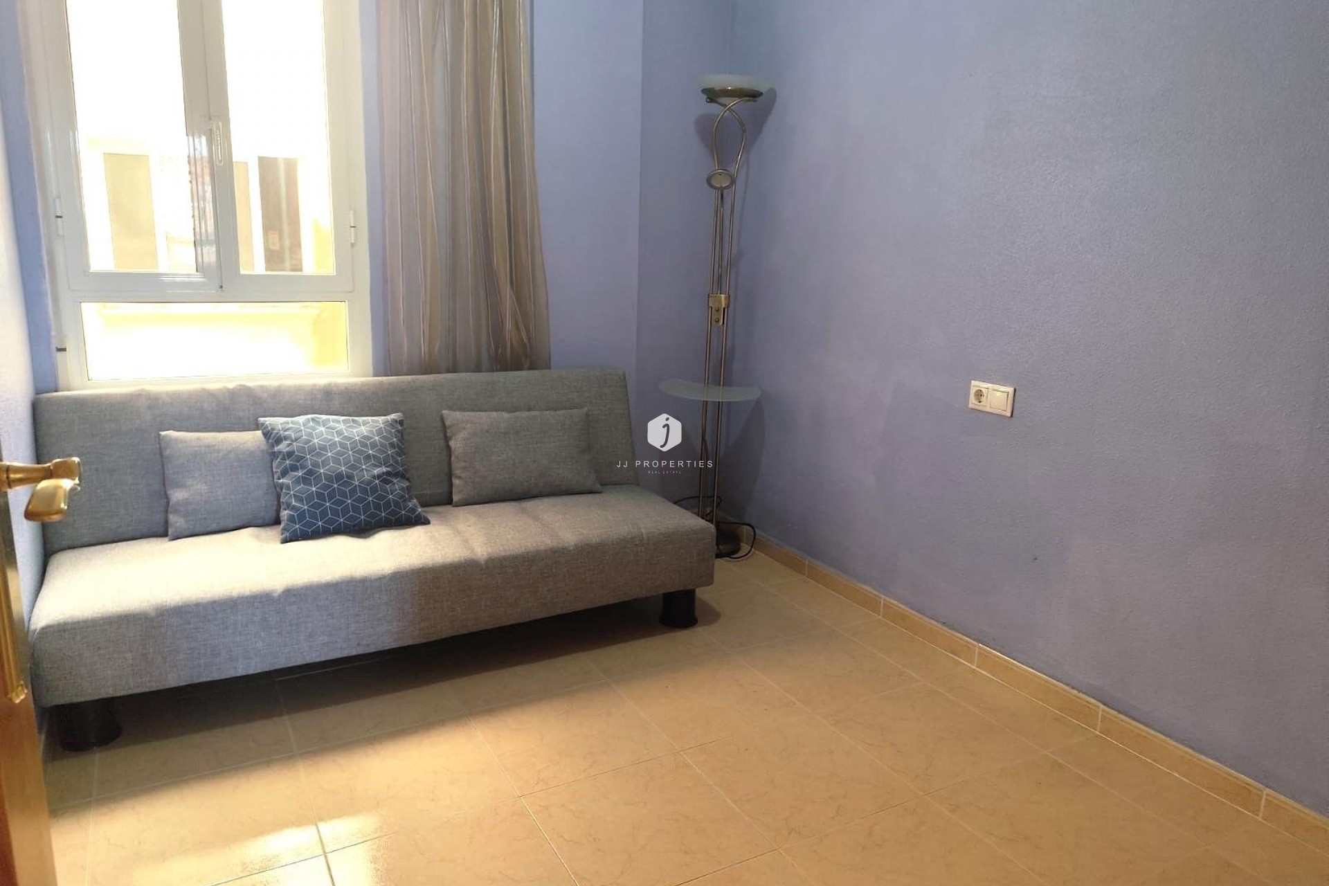Resale - Apartment / flat -
Torrevieja - Centro