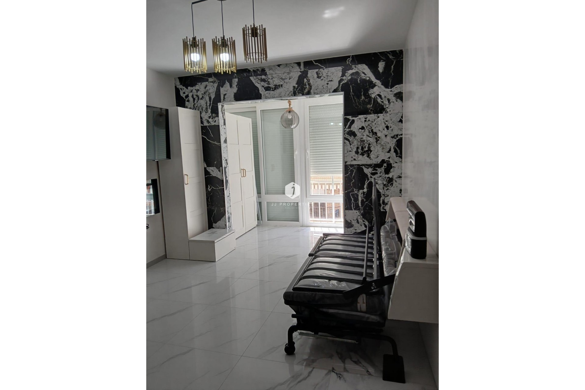 Resale - Apartment / flat -
Torrevieja - Centro