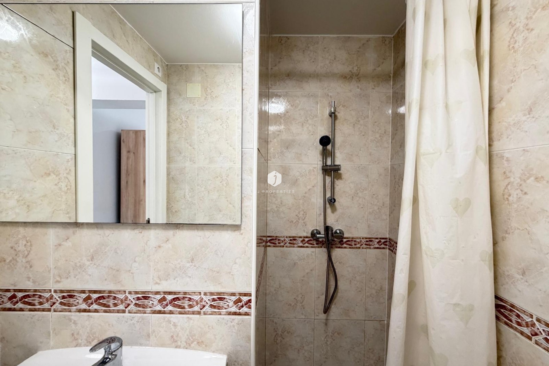 Resale - Apartment / flat -
Torrevieja - Centro