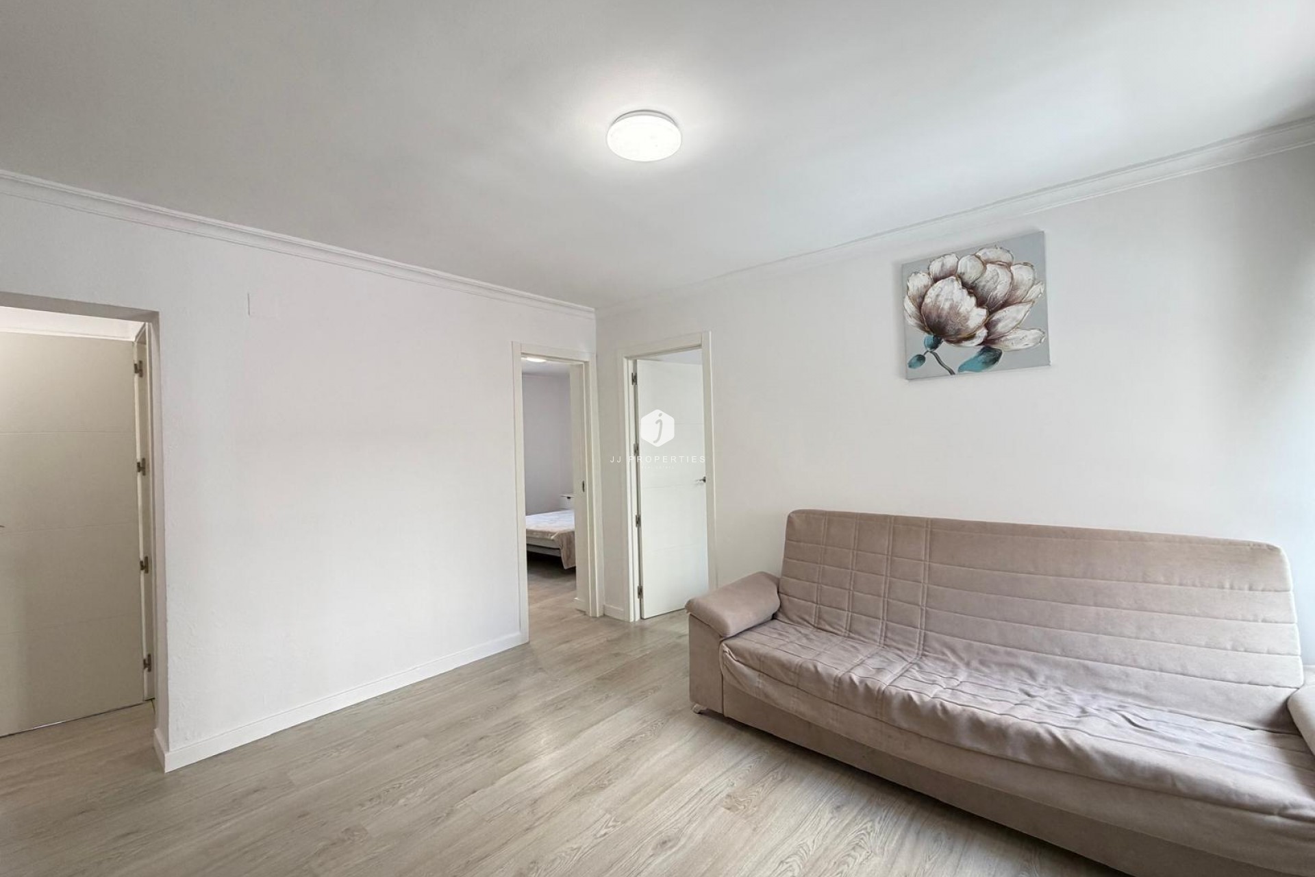 Resale - Apartment / flat -
Torrevieja - Centro