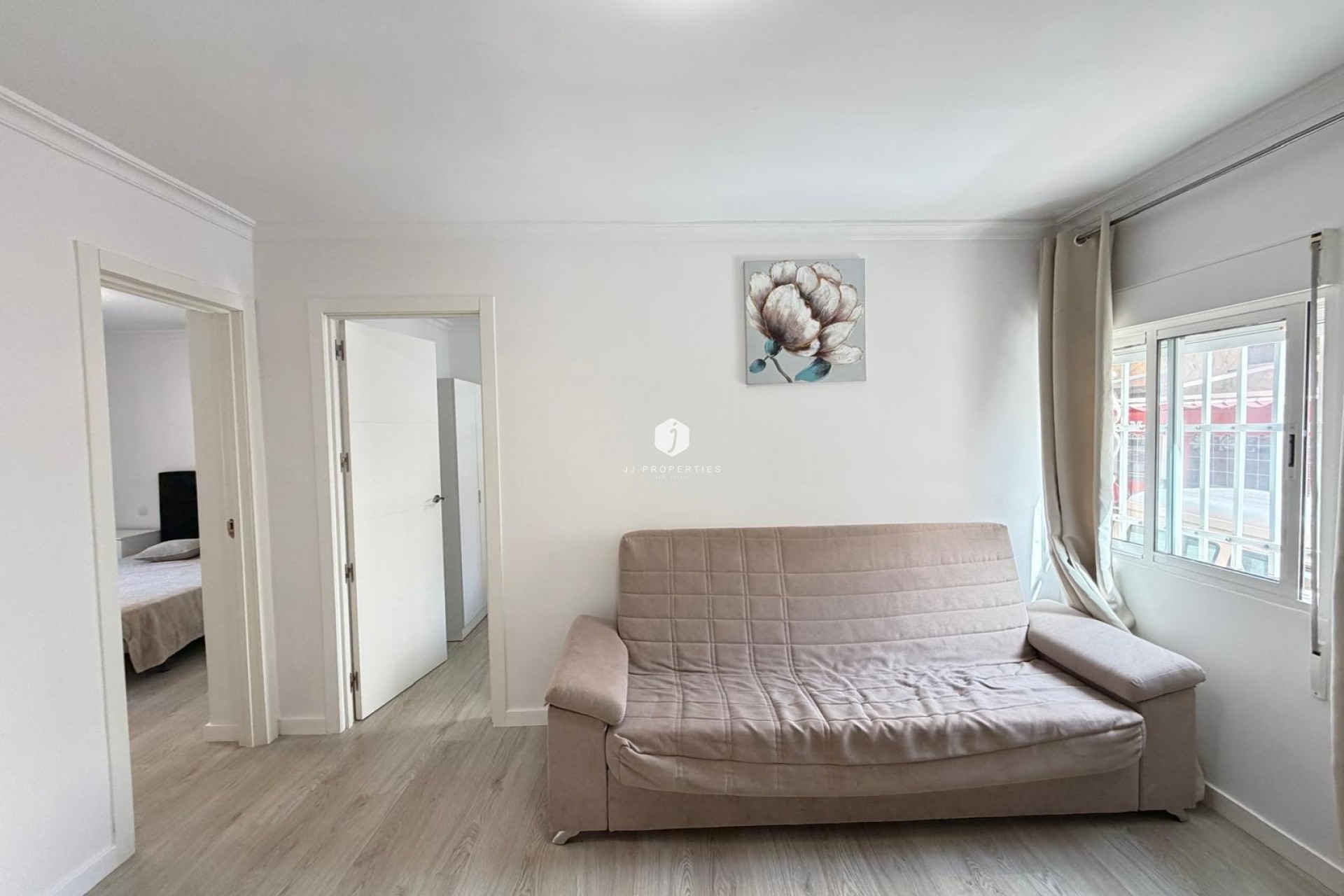 Resale - Apartment / flat -
Torrevieja - Centro