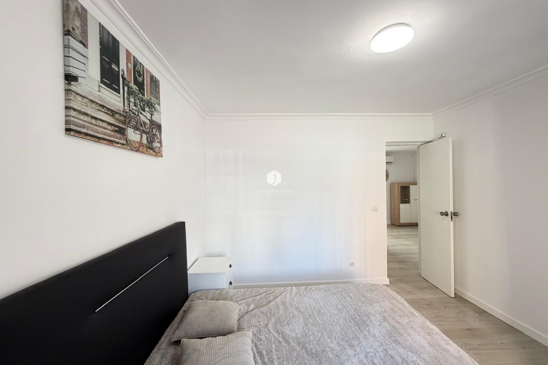 Resale - Apartment / flat -
Torrevieja - Centro