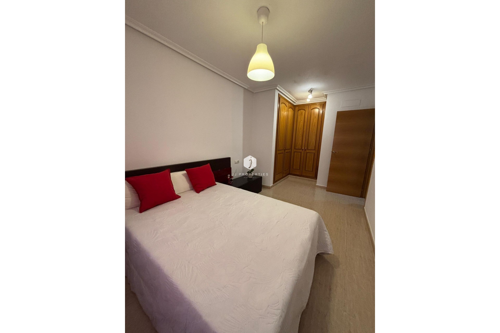 Resale - Apartment / flat -
Torrevieja - Centro