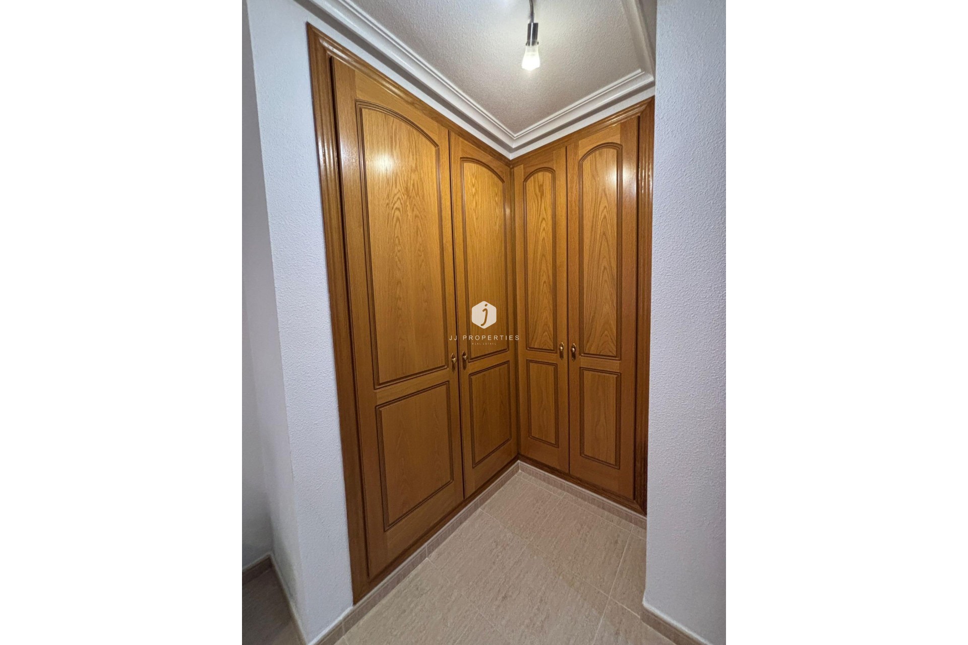Resale - Apartment / flat -
Torrevieja - Centro