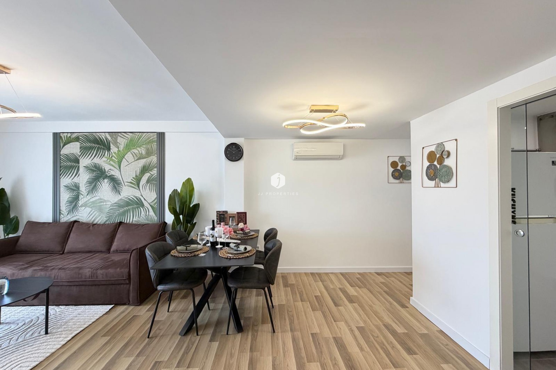 Resale - Apartment / flat -
Torrevieja - Centro