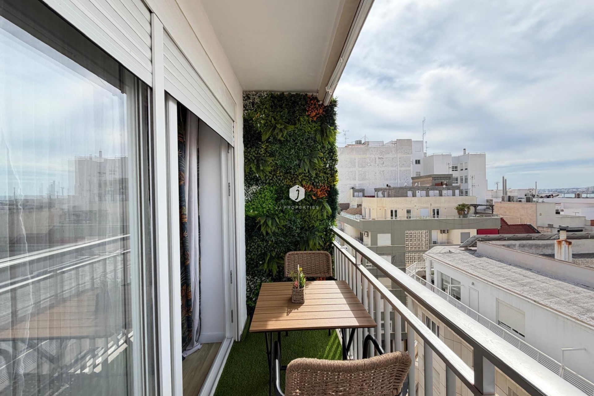 Resale - Apartment / flat -
Torrevieja - Centro