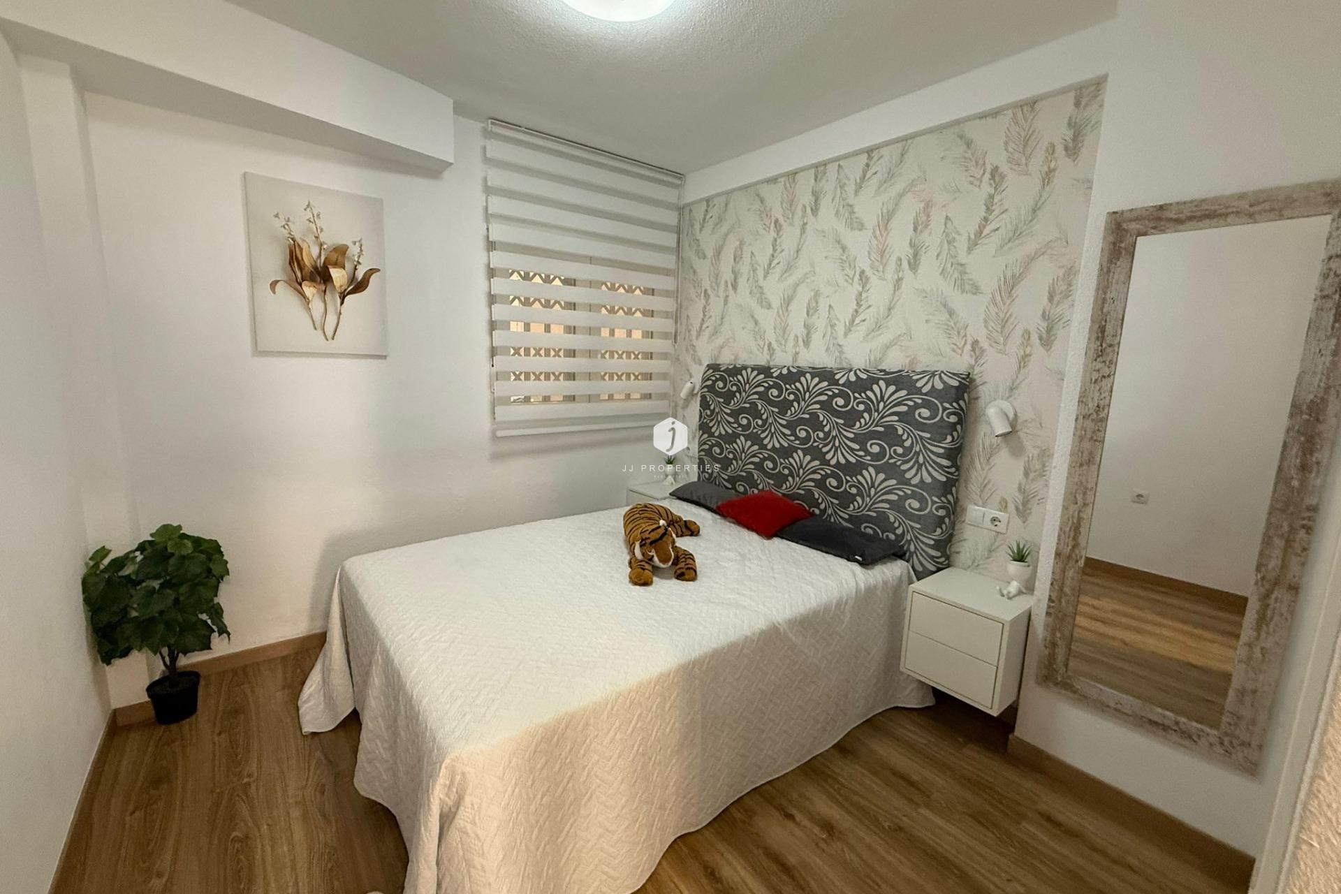 Resale - Apartment / flat -
Torrevieja - Centro