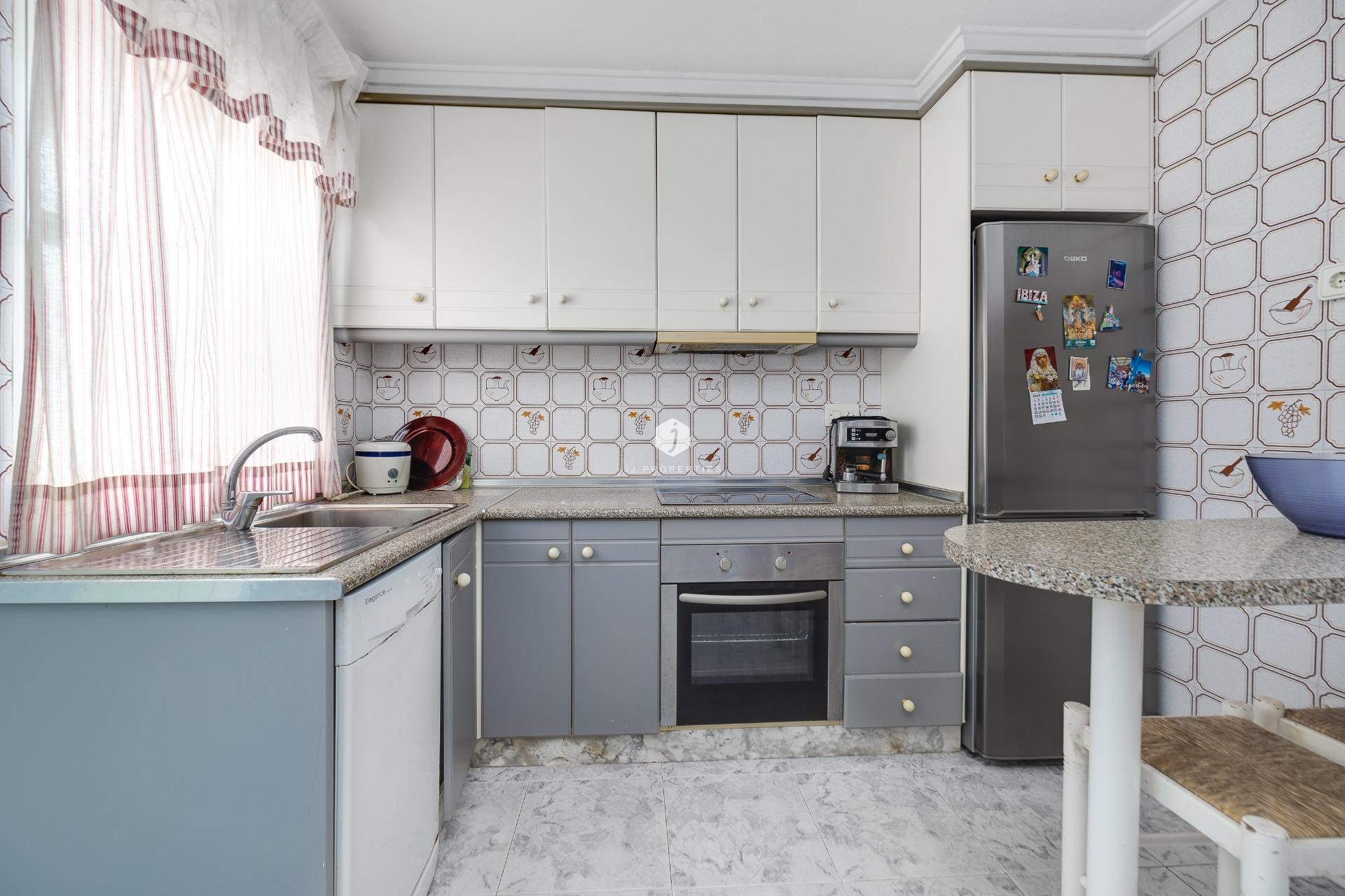 Resale - Apartment / flat -
Torrevieja - Centro