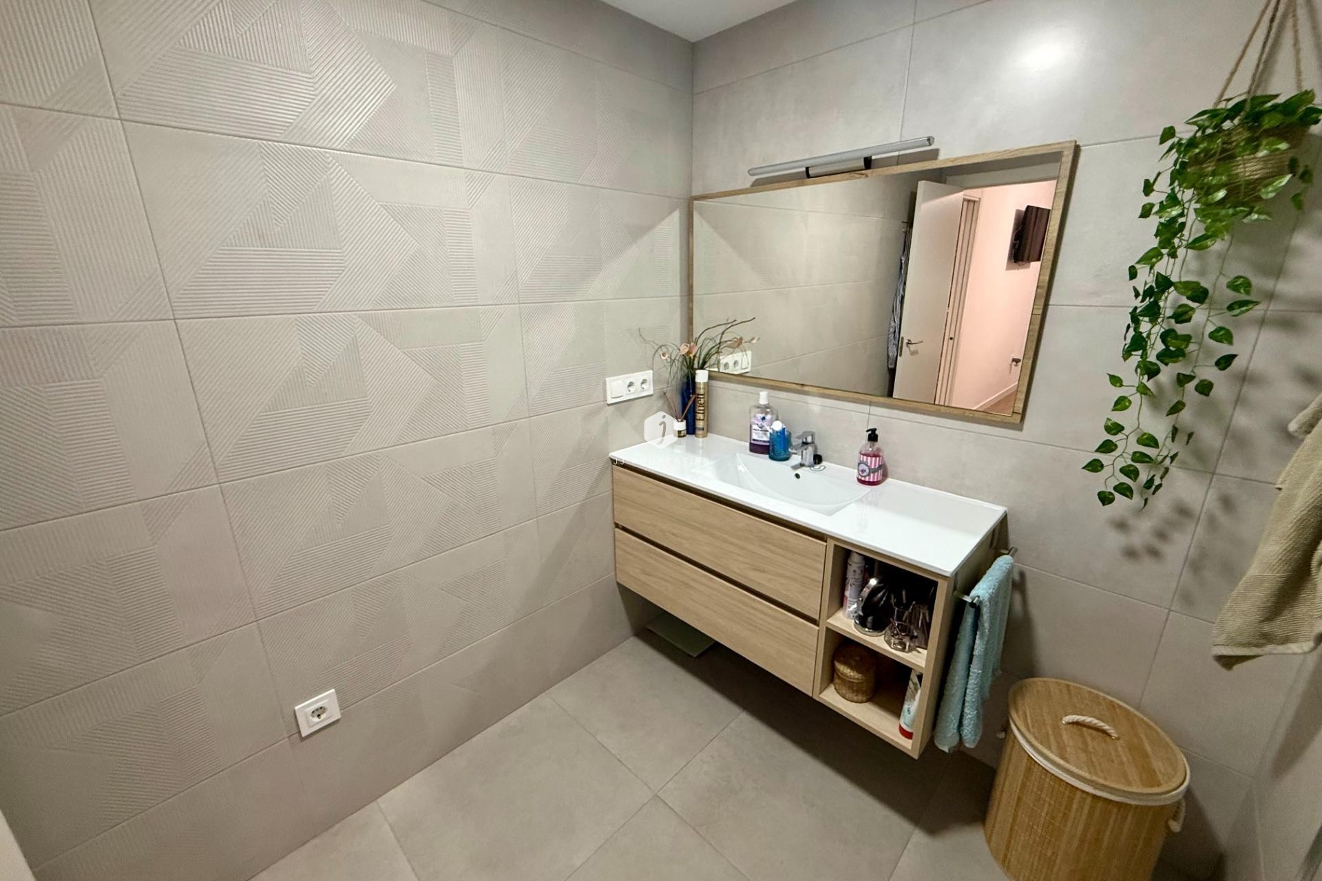 Resale - Apartment / flat -
Torrevieja - Centro