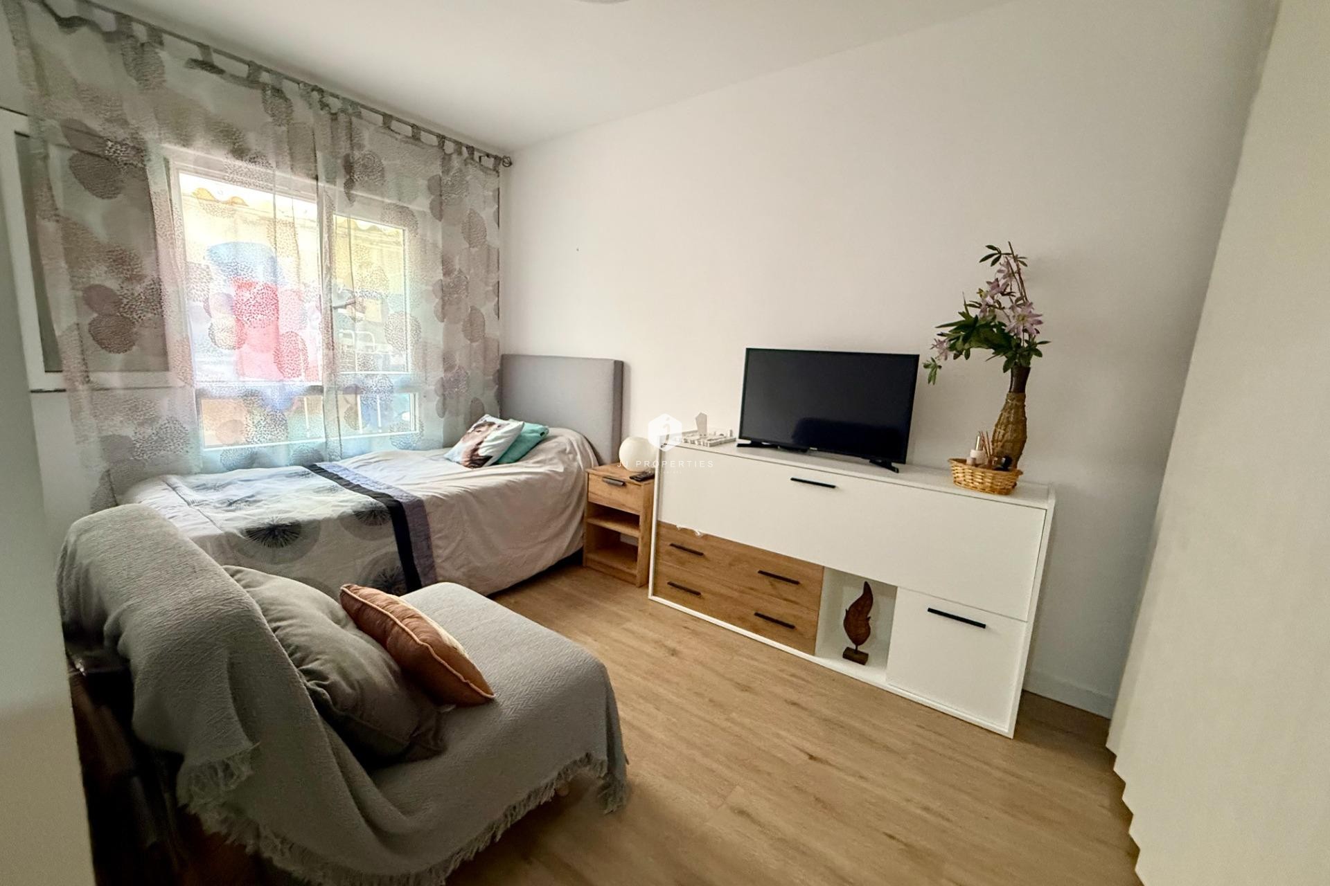 Resale - Apartment / flat -
Torrevieja - Centro