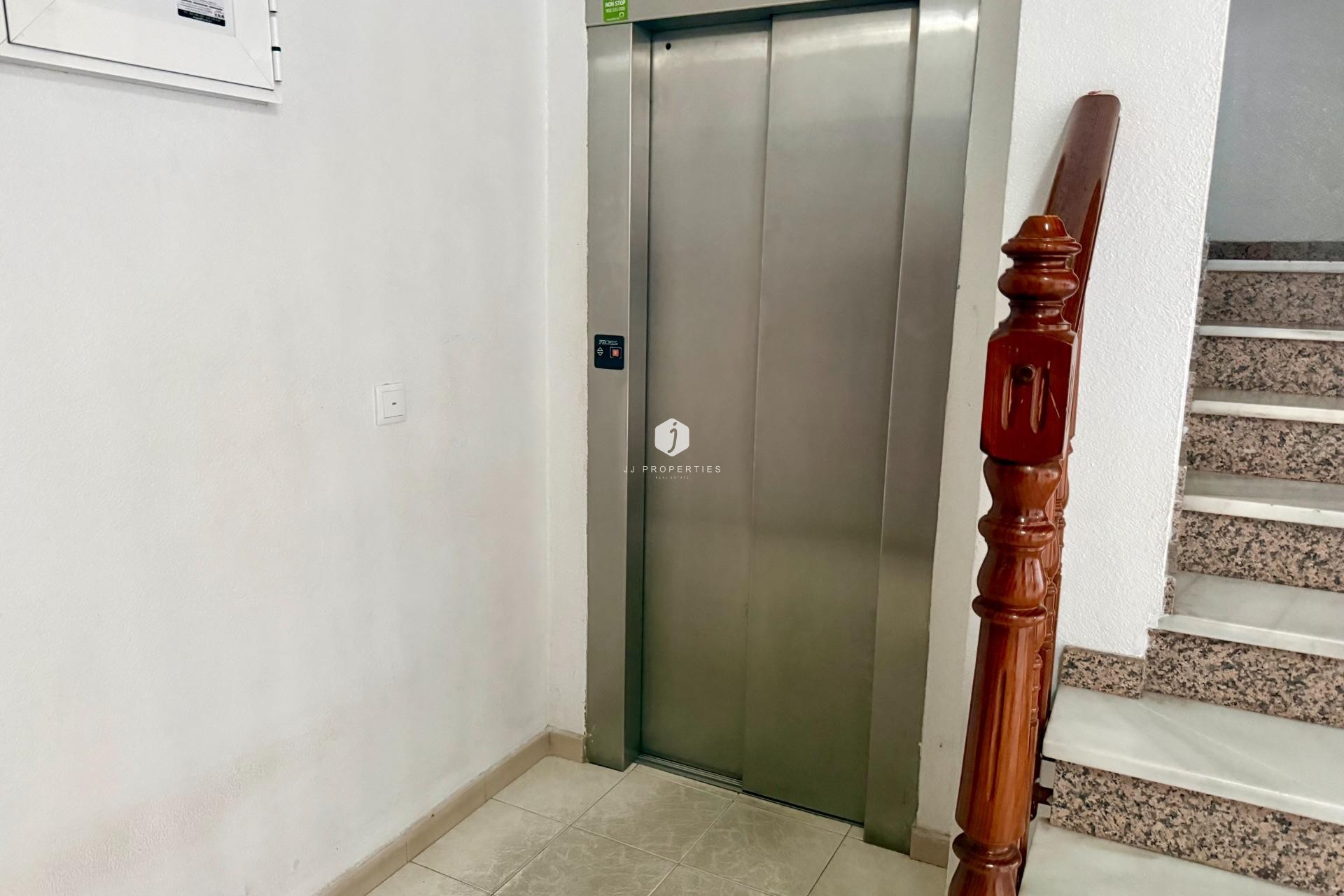 Resale - Apartment / flat -
Torrevieja - Centro