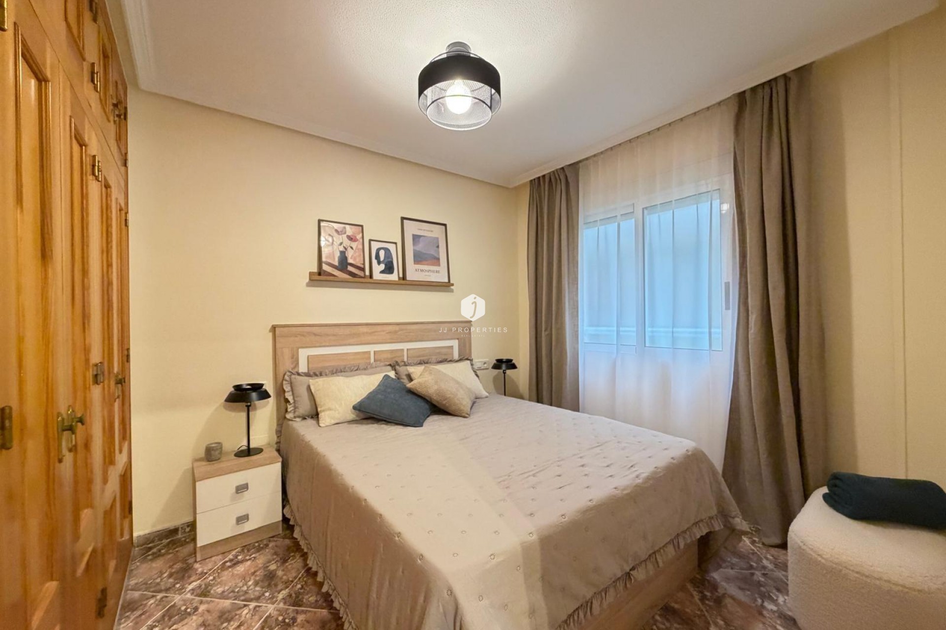 Resale - Apartment / flat -
Torrevieja - Centro