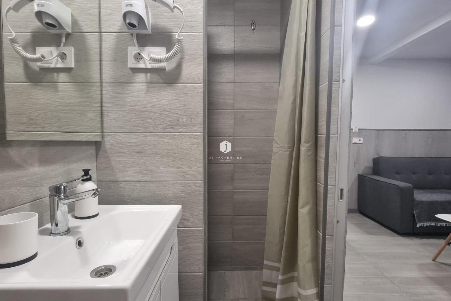 Resale - Apartment / flat -
Torrevieja - Centro