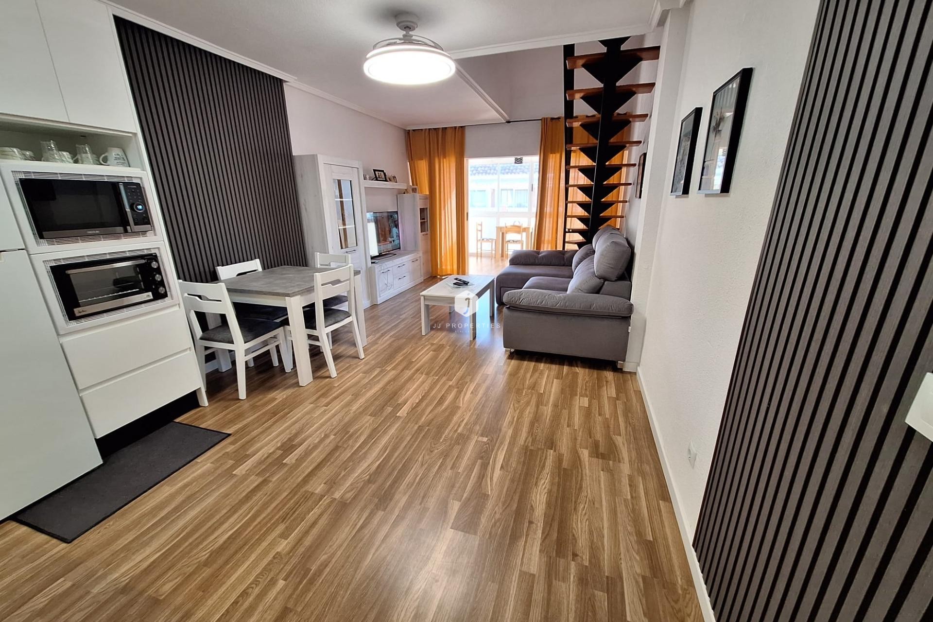 Resale - Apartment / flat -
Torrevieja - Centro