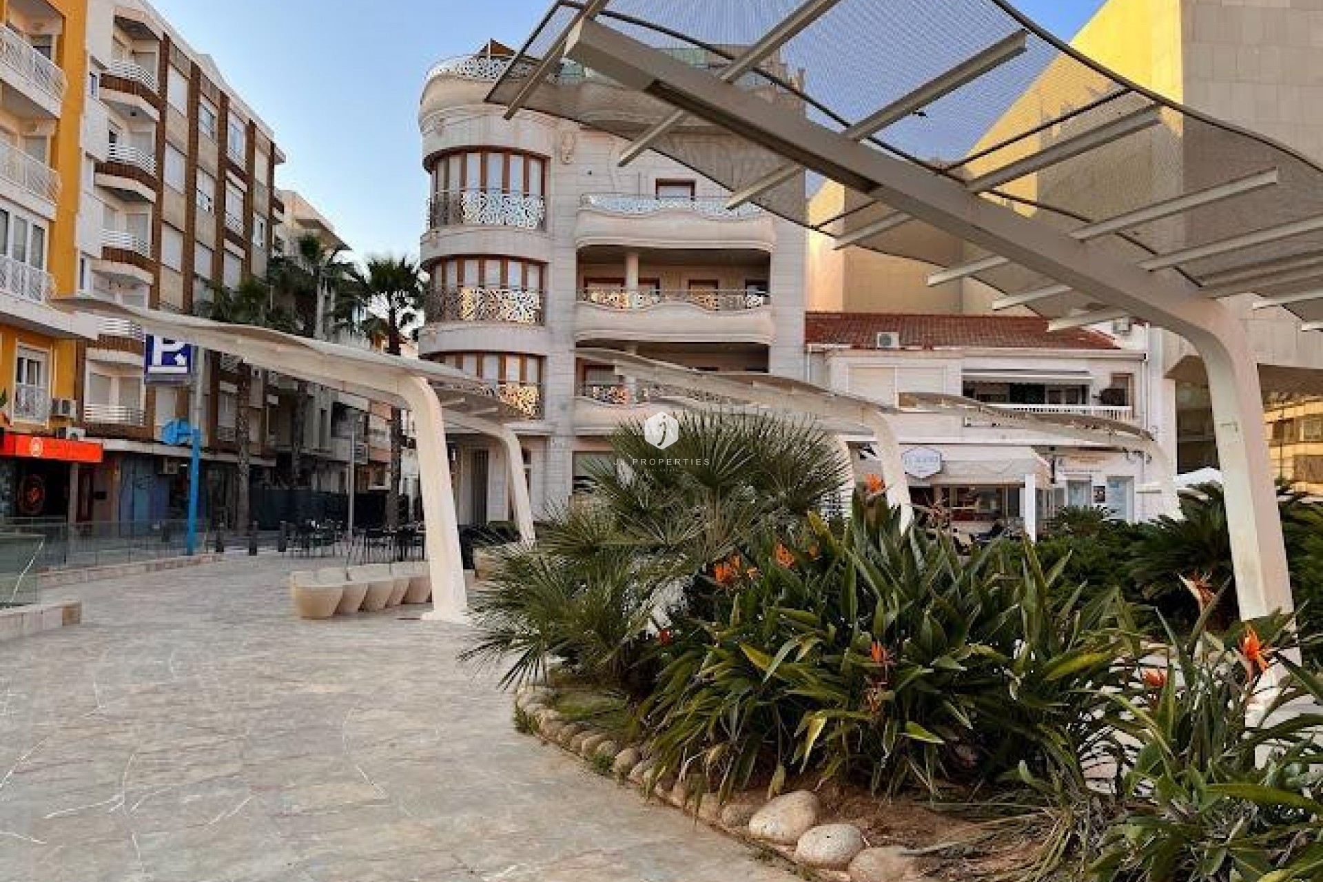 Resale - Apartment / flat -
Torrevieja - Centro