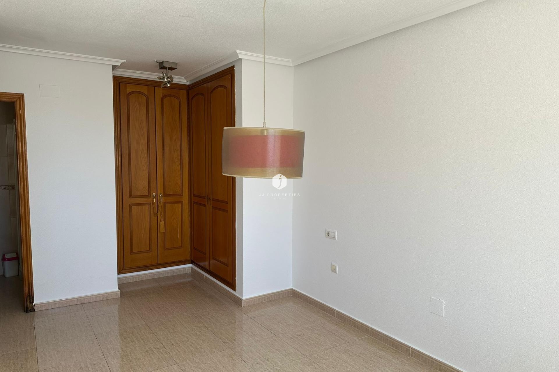 Resale - Apartment / flat -
Torrevieja - Centro