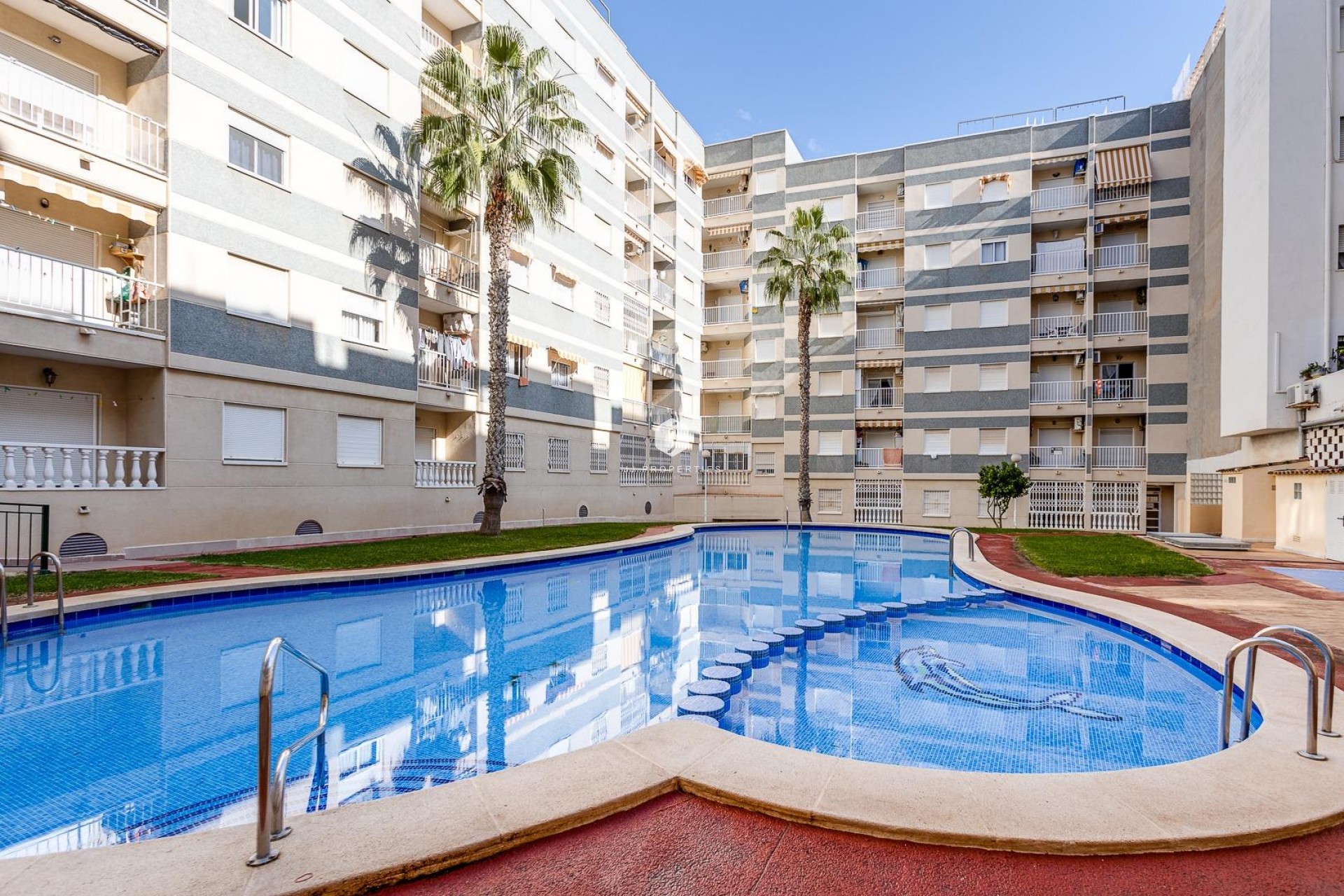 Resale - Apartment / flat -
Torrevieja - Centro