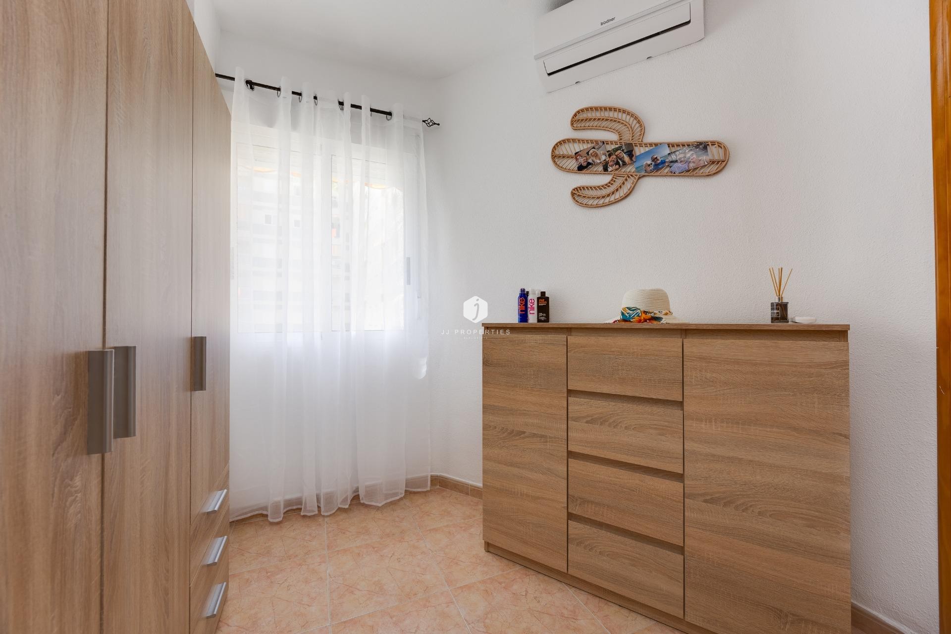 Resale - Apartment / flat -
Torrevieja - Centro