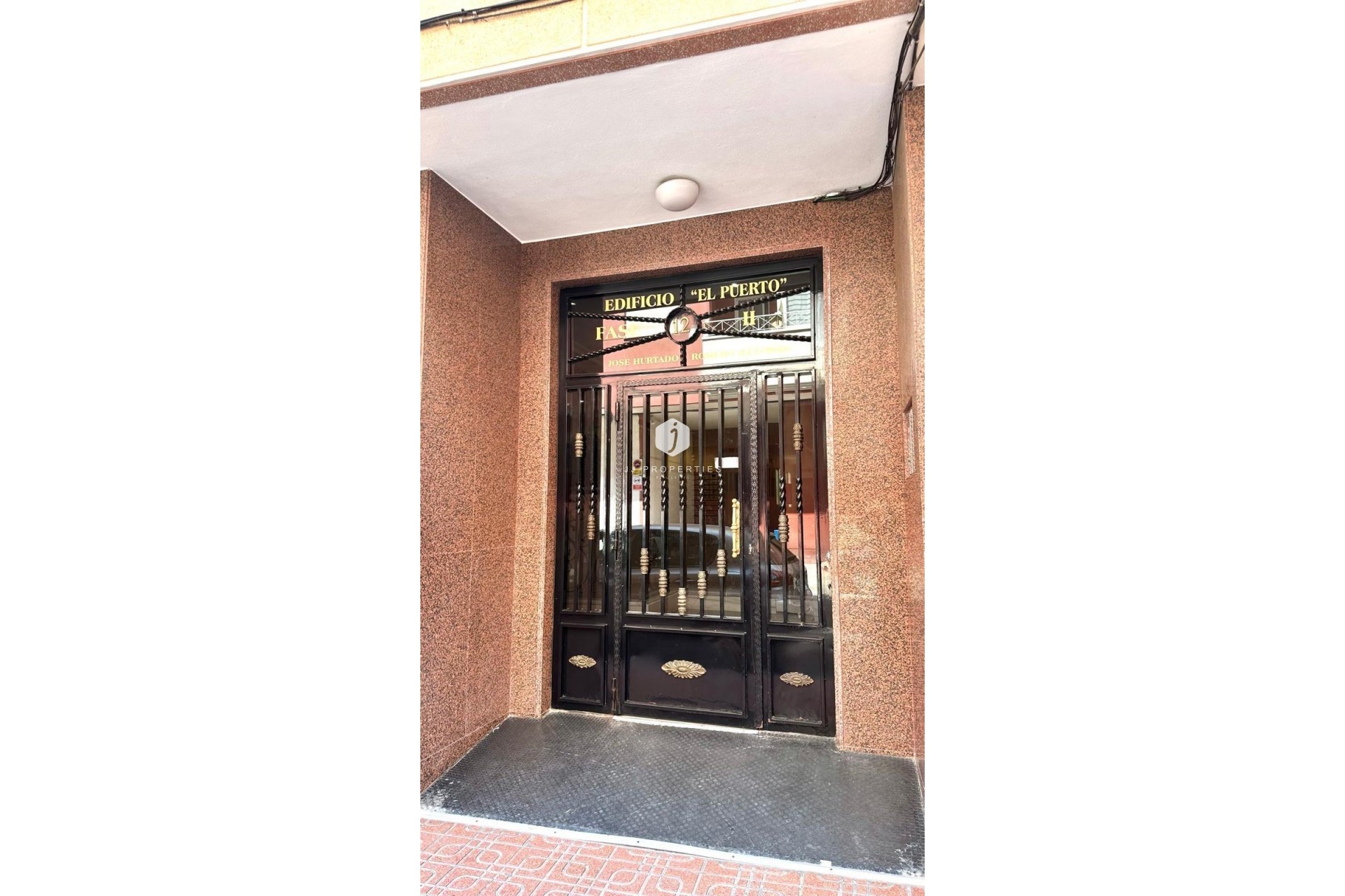Resale - Apartment / flat -
Torrevieja - Centro