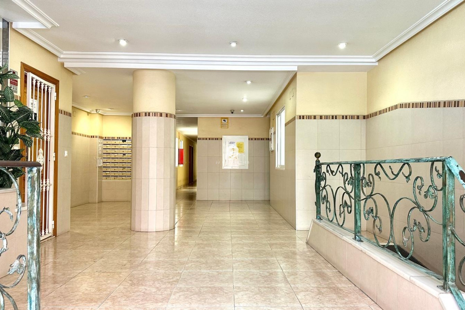 Resale - Apartment / flat -
Torrevieja - Centro